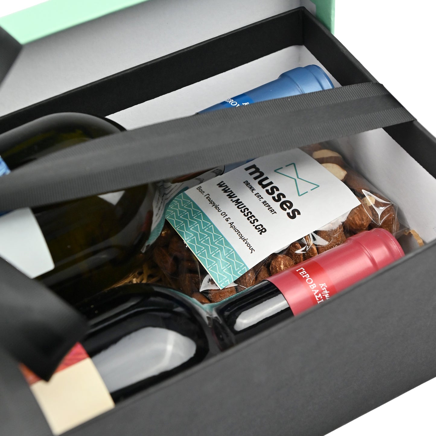 GIFT PACKAGE WITH CHAZIMEICHALI WINE AND CHOCOLATES